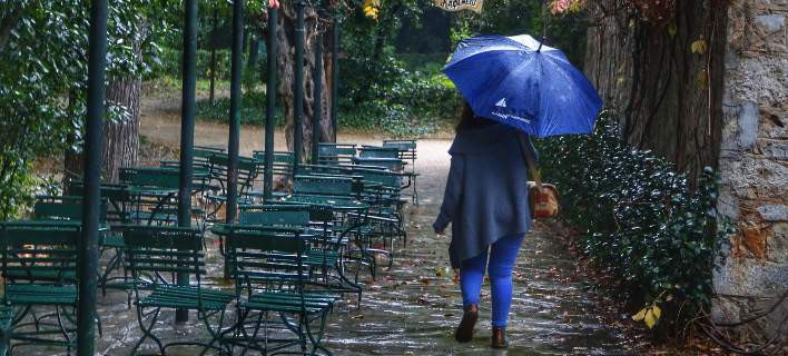 Βροχές και σκόνη σήμερα – Πού θα είναι απαραίτητη η ομπρέλα